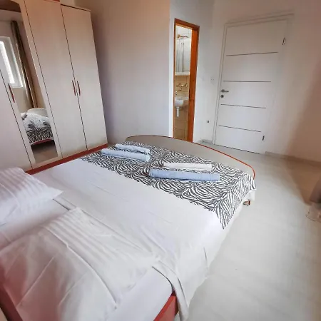 Turina * Makarska